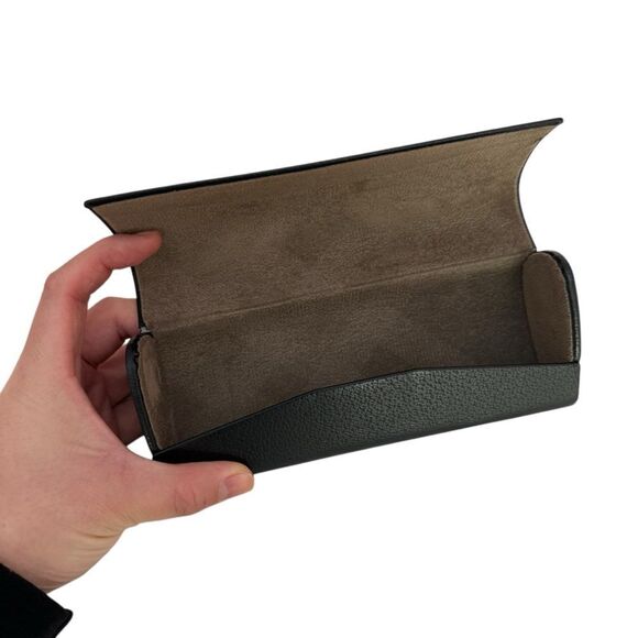 Burberry Eyeglasses/Sunglasses Black Case with Box - Picture 2 of 7